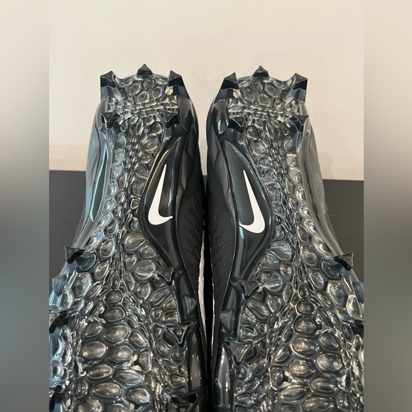 Size 10 Wide Nike Alpha Menace Pro 2 Low Football Cleats Black DO6374-001 NEW